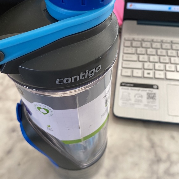 Contigo, 24 ounce shaker bottle with Jim storage, still sealed, NWT - Picture 5 of 8